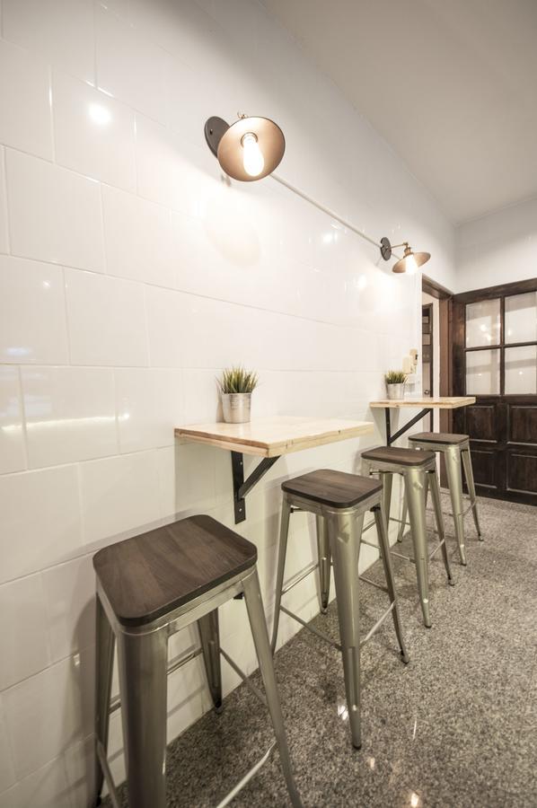 The Hidden House Hostel Bangkok Exterior photo