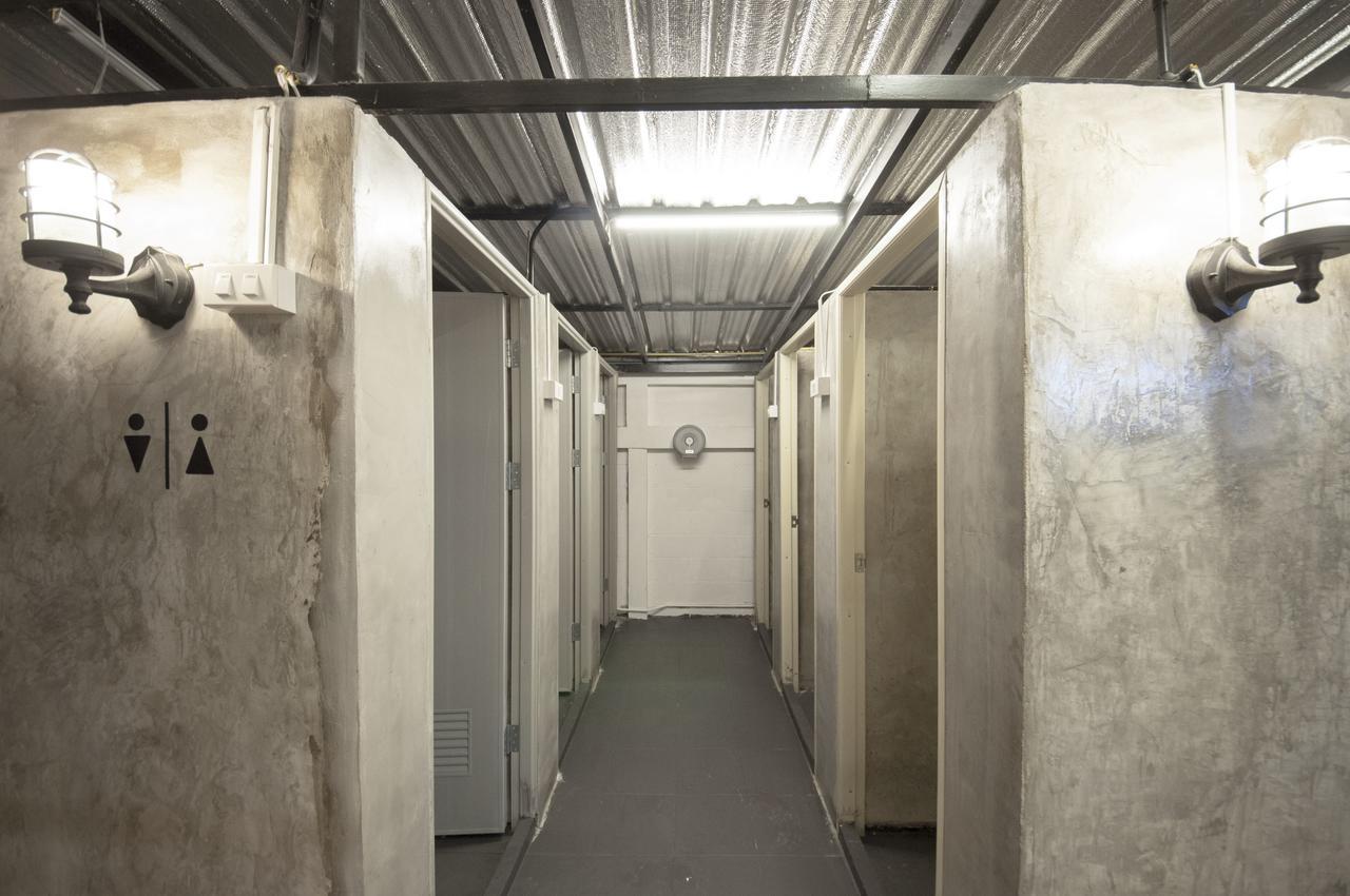 The Hidden House Hostel Bangkok Exterior photo